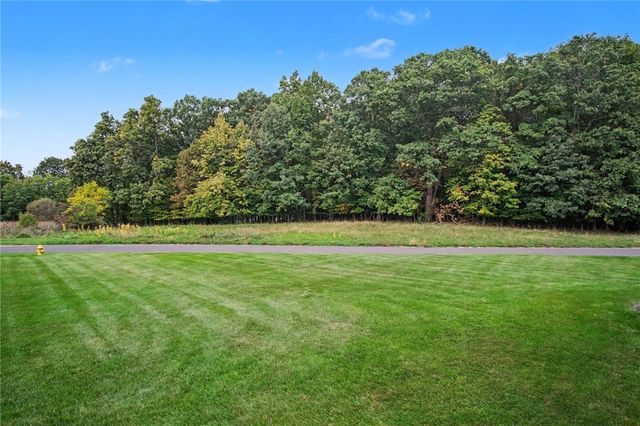 30 Stonington Dr, Pittsford, NY 14534