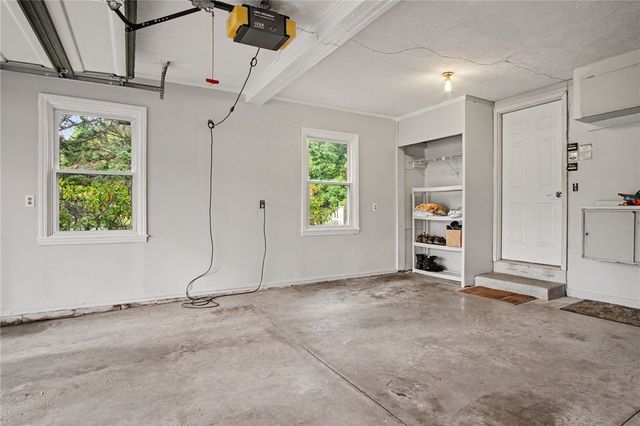 30 Stonington Dr, Pittsford, NY 14534