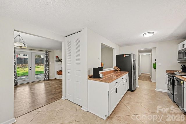 7319 Shadowlake Drive, Charlotte, NC 28226