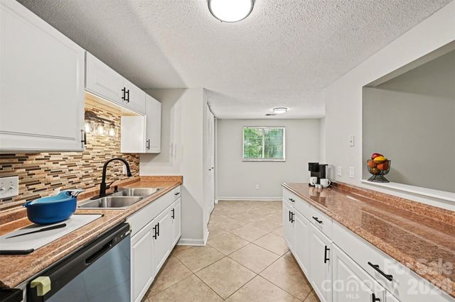 7319 Shadowlake Drive, Charlotte, NC 28226