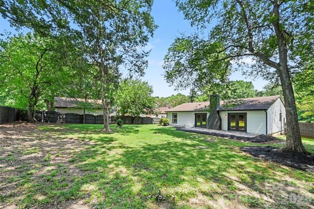7319 Shadowlake Drive, Charlotte, NC 28226