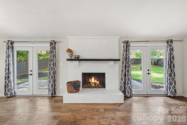 7319 Shadowlake Drive, Charlotte, NC 28226