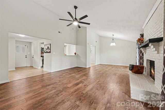 7319 Shadowlake Drive, Charlotte, NC 28226