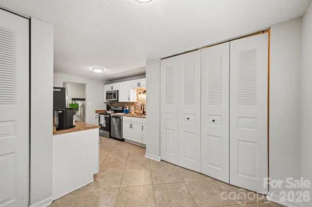 7319 Shadowlake Drive, Charlotte, NC 28226