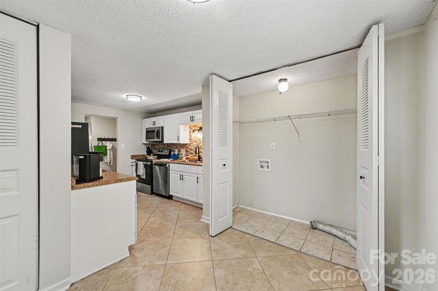 7319 Shadowlake Drive, Charlotte, NC 28226