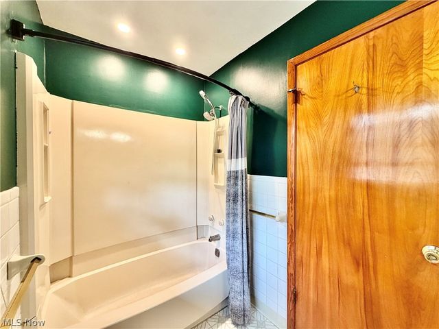 1764 Lynn Mar Avenue, Poland, OH 44514