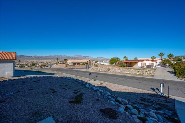 3304 S Ridge Avenue, Bullhead City, AZ 86429