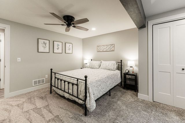16 Kloe Lane 16, Sycamore, IL 60178