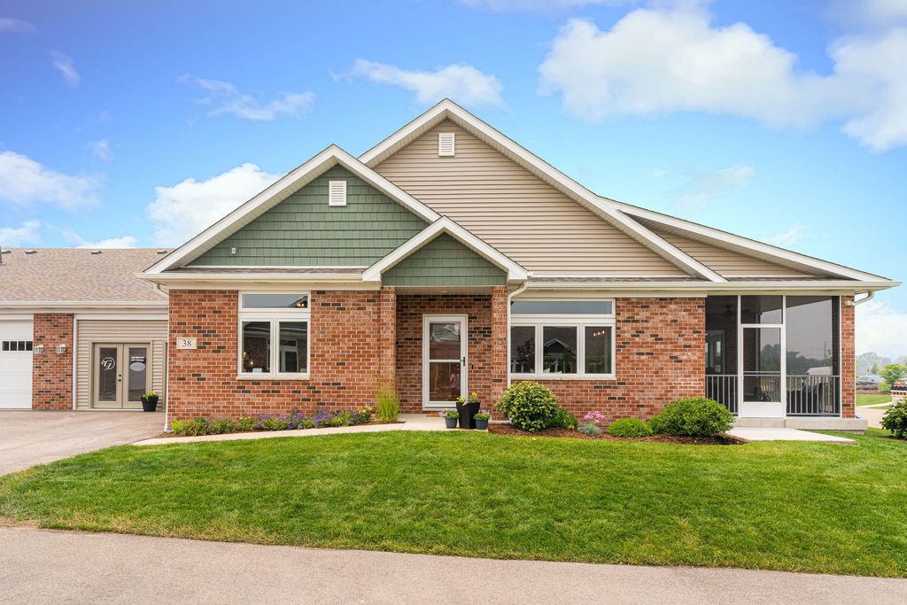 16 Kloe Lane 16, Sycamore, IL 60178