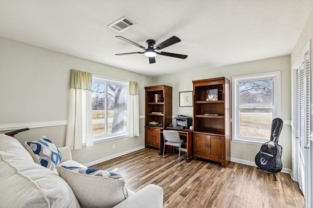 1012 Cowling Road, Sanger, TX 76266