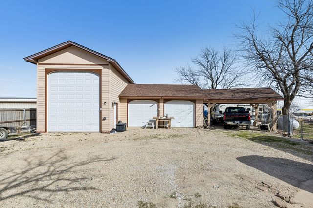 1012 Cowling Road, Sanger, TX 76266