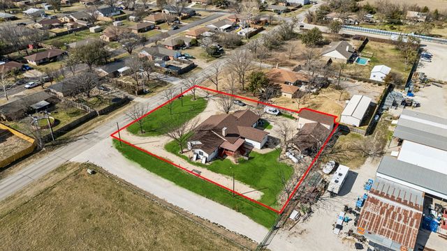 1012 Cowling Road, Sanger, TX 76266