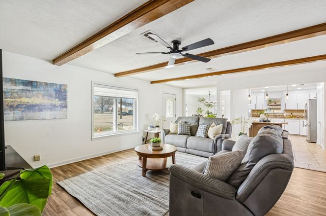 1012 Cowling Road, Sanger, TX 76266