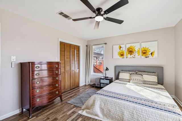 1012 Cowling Road, Sanger, TX 76266