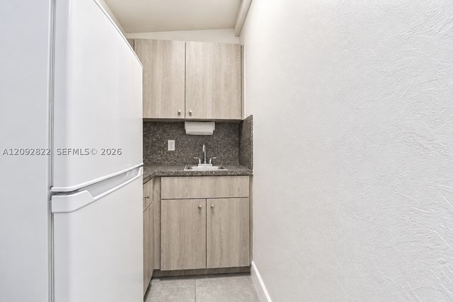 215 NW 67th Ave, Miami, FL 33126