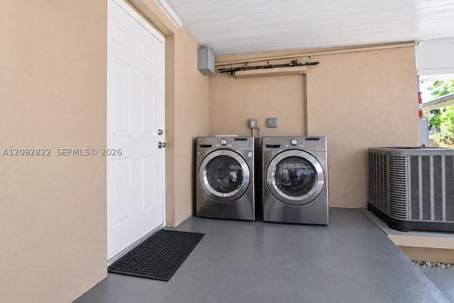215 NW 67th Ave, Miami, FL 33126