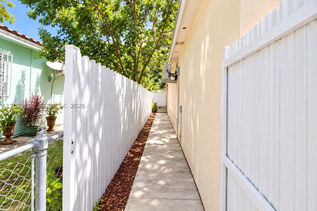 215 NW 67th Ave, Miami, FL 33126