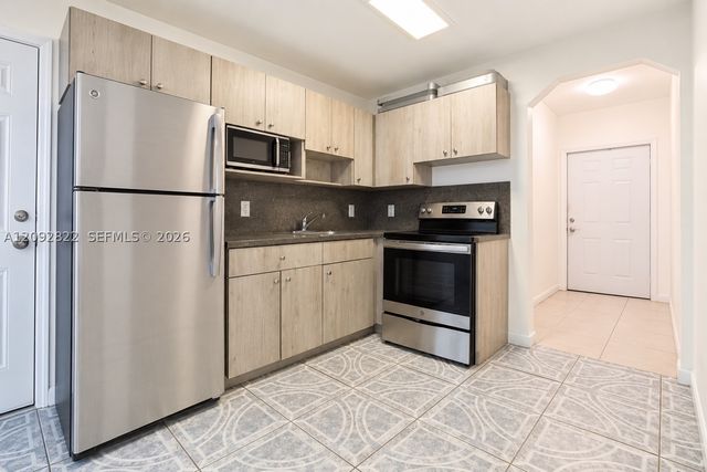 215 NW 67th Ave, Miami, FL 33126