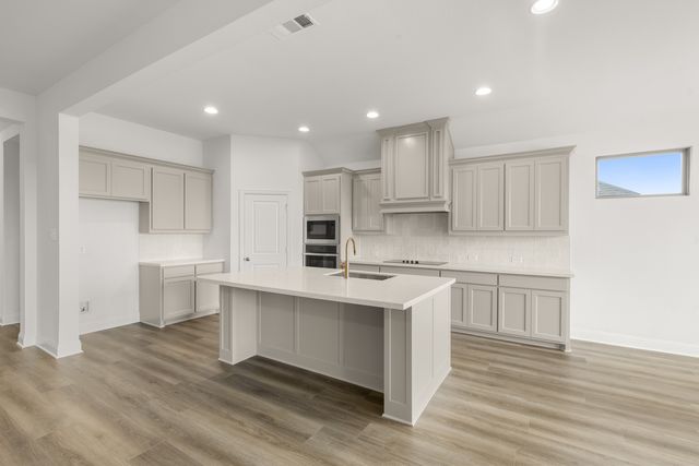 144 Trinity Street, Grandview, TX 76050