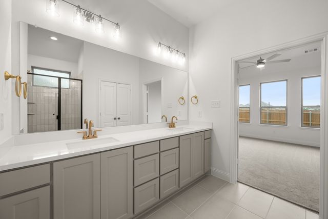 144 Trinity Street, Grandview, TX 76050