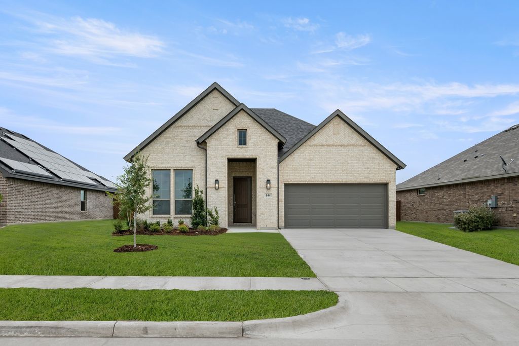 144 Trinity Street, Grandview, TX 76050