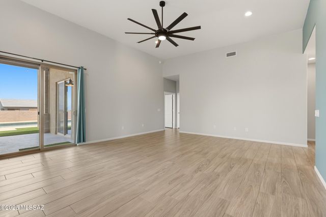 3335 E Canyoneer Drive, Vail, AZ 85641
