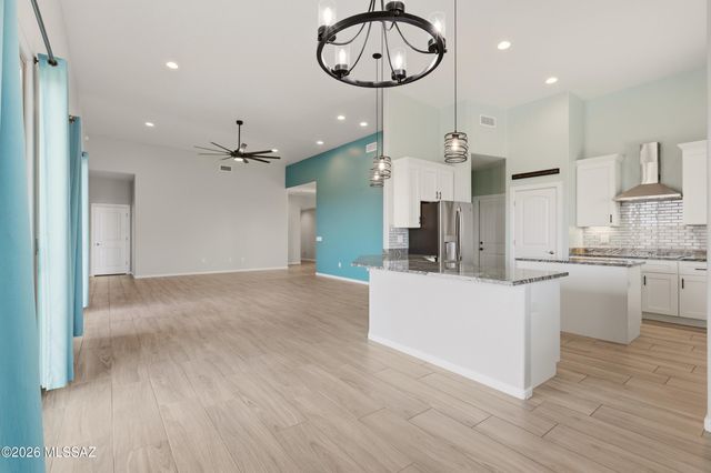 3335 E Canyoneer Drive, Vail, AZ 85641