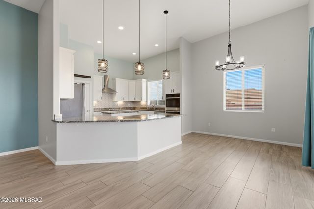 3335 E Canyoneer Drive, Vail, AZ 85641