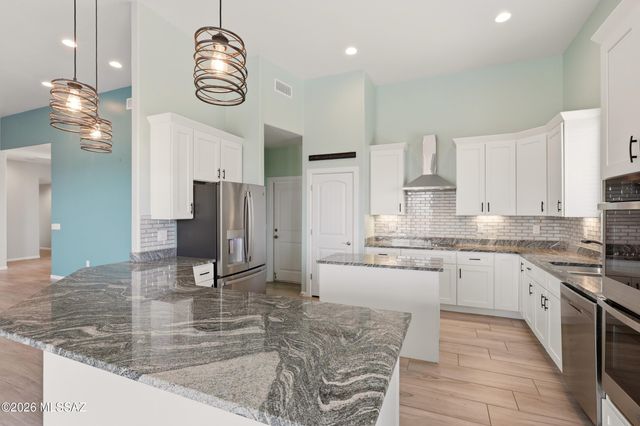 3335 E Canyoneer Drive, Vail, AZ 85641