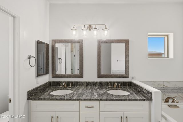 3335 E Canyoneer Drive, Vail, AZ 85641
