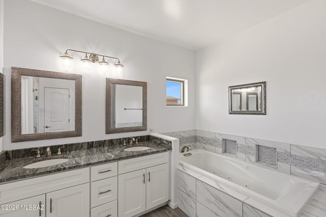 3335 E Canyoneer Drive, Vail, AZ 85641