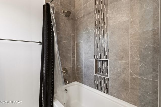 3335 E Canyoneer Drive, Vail, AZ 85641