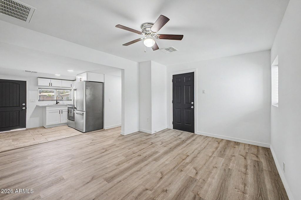 5959 W GARDENIA Avenue, Glendale, AZ 85301 — photo 4
