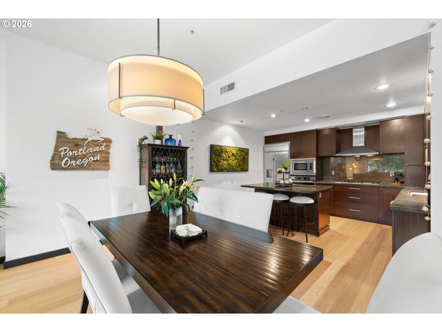 1900 S RIVER Dr N106, Portland, OR 97201