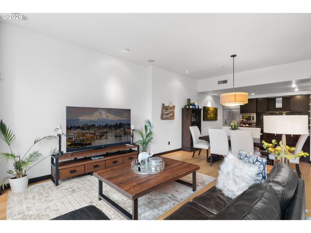 1900 S RIVER Dr N106, Portland, OR 97201