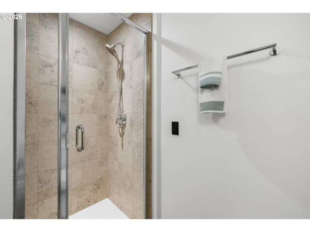 1900 S RIVER Dr N106, Portland, OR 97201