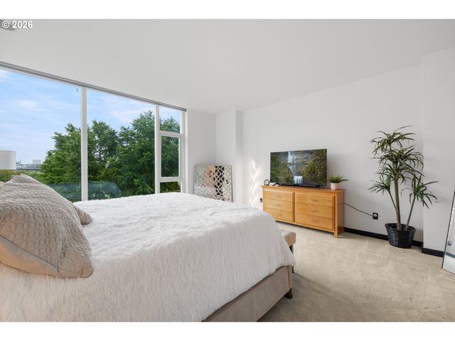 1900 S RIVER Dr N106, Portland, OR 97201