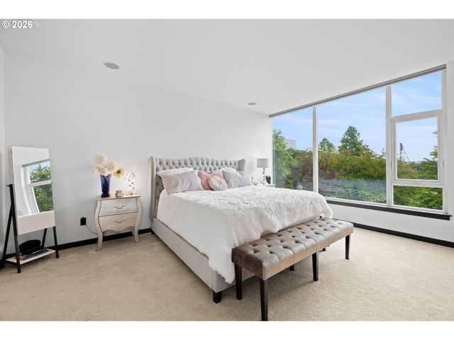 1900 S RIVER Dr N106, Portland, OR 97201