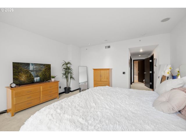 1900 S RIVER Dr N106, Portland, OR 97201