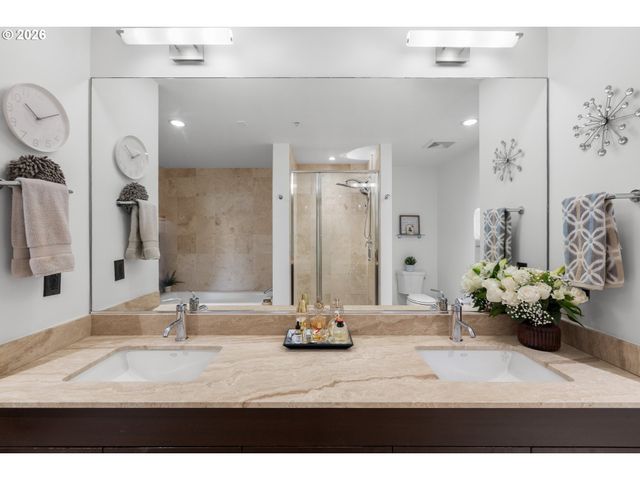 1900 S RIVER Dr N106, Portland, OR 97201