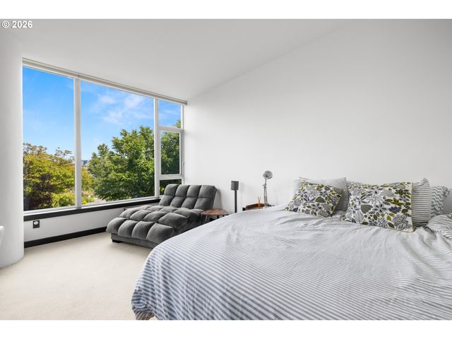 1900 S RIVER Dr N106, Portland, OR 97201