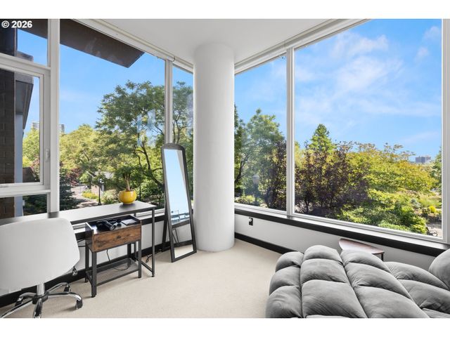 1900 S RIVER Dr N106, Portland, OR 97201