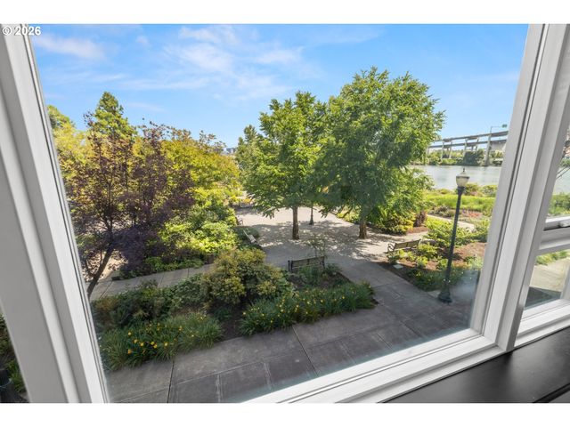 1900 S RIVER Dr N106, Portland, OR 97201