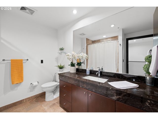 1900 S RIVER Dr N106, Portland, OR 97201