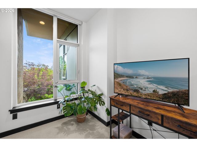 1900 S RIVER Dr N106, Portland, OR 97201