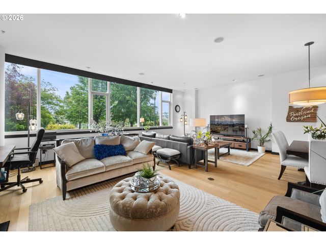 1900 S RIVER Dr N106, Portland, OR 97201