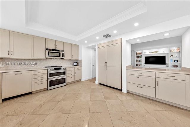 9801 Collins Ave 11A, Bal Harbour, FL 33154