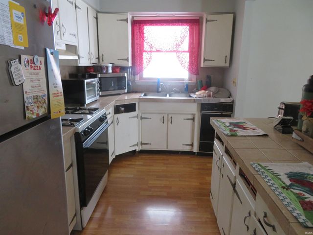 1228 MEADOWBROOK Drive, Kokomo, IN 46902