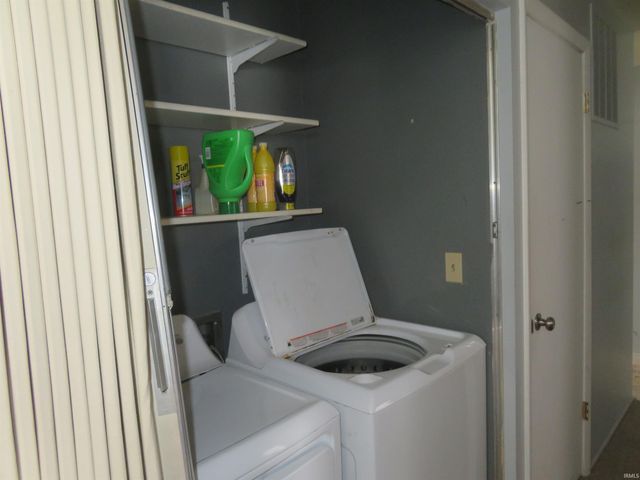 1228 MEADOWBROOK Drive, Kokomo, IN 46902