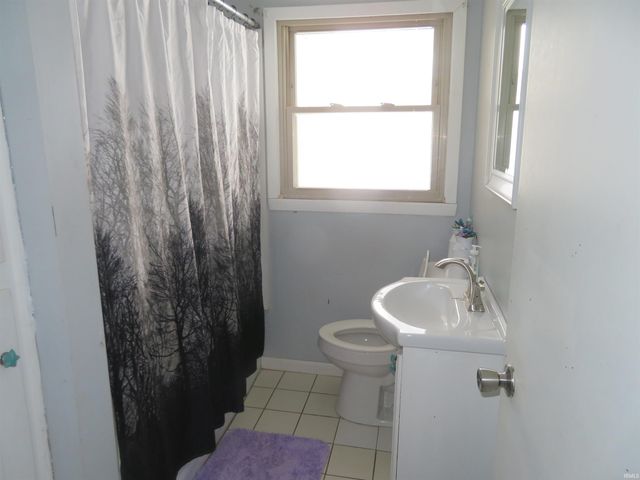 1228 MEADOWBROOK Drive, Kokomo, IN 46902